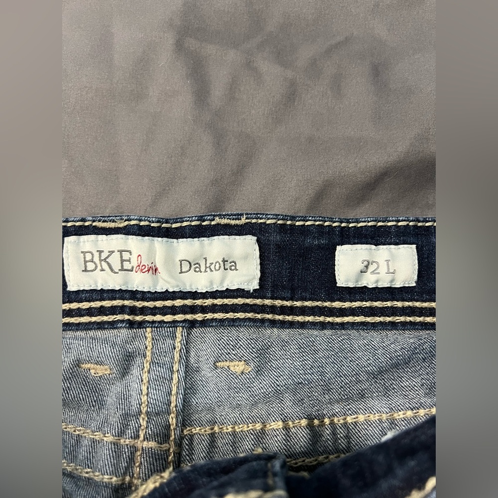 BKE Dakota Bootcut Jeans. Size 32L. - Picture 2 of 4
